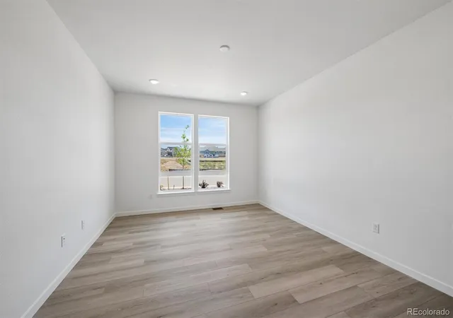 3rd image of 25131 E Evans Dr, Aurora, CO 80018 | MLS# 4881878