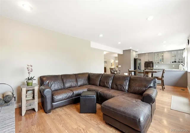 4th image of 7472 S Fillmore Cir, Littleton, CO 80122 | MLS# 7953626