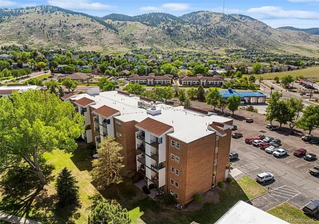 3rd image of 1200 Golden Cir, Golden, CO 80401