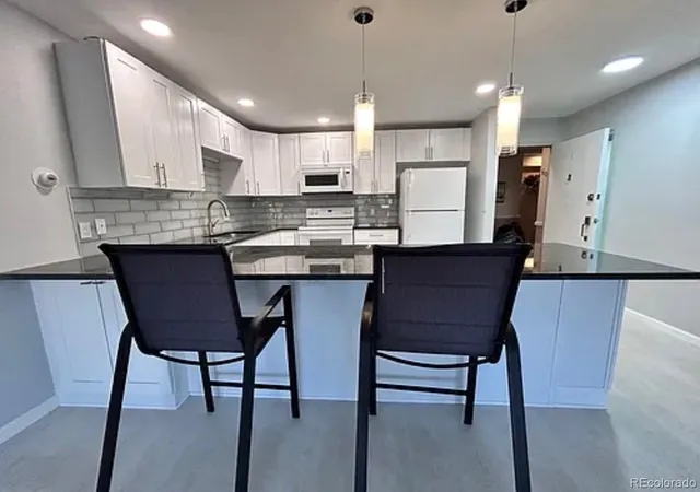 3rd image of 13800 E Marina Dr, Aurora, CO 80014 | MLS# 7743247