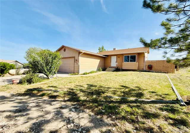 Homes for sale in Pueblo, CO | 910 S Elgin Ct, Pueblo, CO 81007 | MLS# 9109770