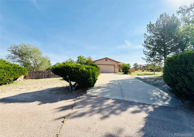 Homes for sale in Pueblo, CO | 910 S Elgin Ct, Pueblo, CO 81007 | MLS# 9109770