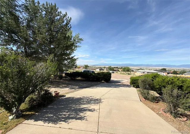Homes for sale in Pueblo, CO | 910 S Elgin Ct, Pueblo, CO 81007 | MLS# 9109770