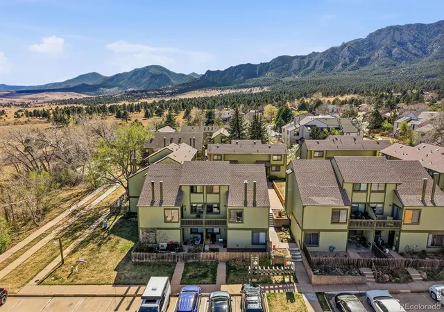 Photo 2 of Condo for sale at 3296 Cripple Crk Trl, Boulder, CO 80305 | MLS# IR1062240 | Listing updated on 2026-09-27
