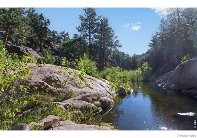 Photo 3 of Single family home for sale at 28 Ute Xing Ct, Lyons, CO 80540 | MLS# IR1062242 | Listing updated on 2026-09-23