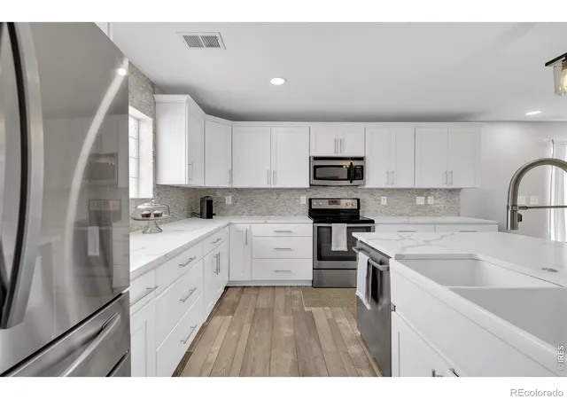 4th image of 3855 Beechwood Ln, Johnstown, CO 80534 | MLS# IR1062254