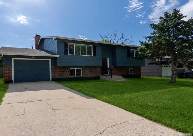 2nd image of 925 Arrawanna St, Colorado Springs, CO 80909 | MLS# 8566146