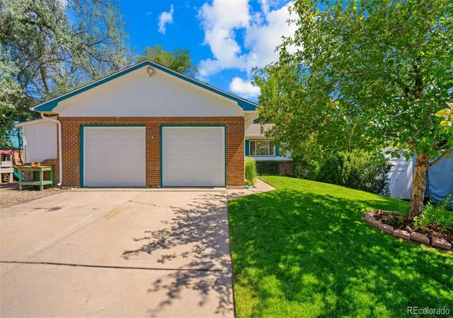 2nd image of 212 Burgess Dr, Castle Rock, CO 80104 | MLS# 7285198