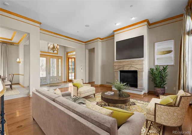 Photo 4 of Single family home for sale at 6127 Maroon Peak Pl, Castle Rock, CO 80108 | MLS# 8429052 | Listing updated on 2026-09-07