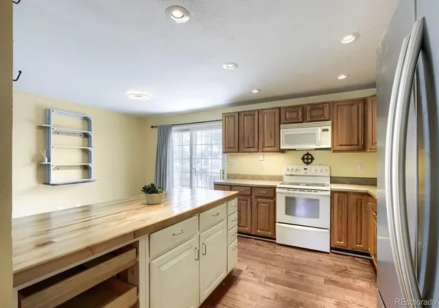 Photo 4 of Single family home for sale at 5160 Simms Pl, Wheat Ridge, CO 80033 | MLS# 8794465 | Listing updated on 2026-09-29