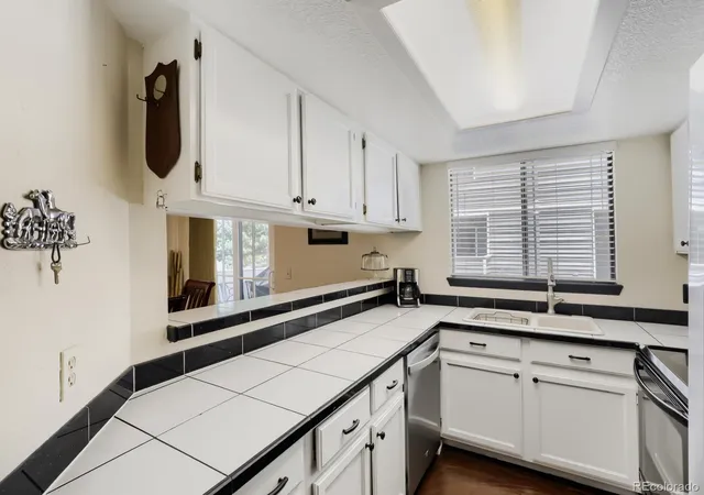 Photo 4 of Townhouse for sale at 50 S Moline St, Aurora, CO 80012 | MLS# 3919786 | Listing updated on 2026-08-22