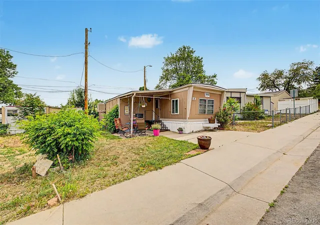 Photo 4 of Manufactured home for sale at 215 Cheyenne St, Golden, CO 80403 | MLS# 2750996 | Listing updated on 2026-10-05