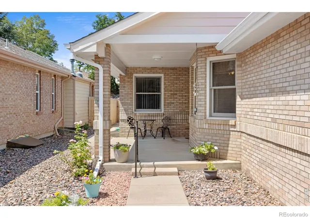 Photo 2 of Single family home for sale at 809 Zweck Ct, Longmont, CO 80503 | MLS# IR1062372 | Listing updated on 2026-09-22