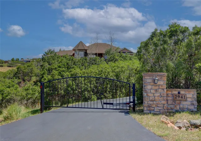 2nd image of 2941 Castle Butte Dr, Castle Rock, CO 80109 | MLS# 5748884