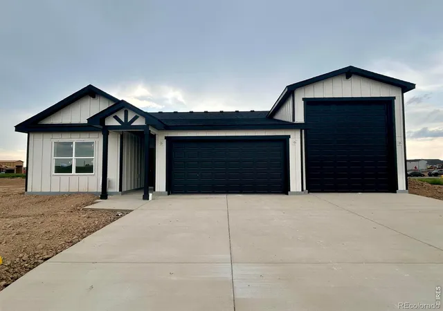Photo 1 of Single family home for sale at 305 Plains Pkwy, Hudson, CO 80642 | MLS# IR1062382 | Listing updated on 2026-10-29