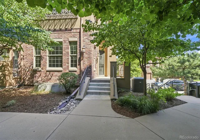 1st image of 7821 Vallagio Ln, Englewood, CO 80112 | MLS# 8782036