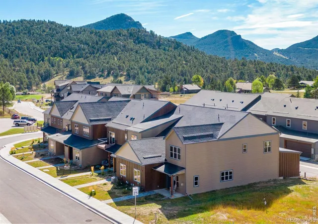 Photo 3 of Sale Pending at 1720 Continental Peaks Cir, Estes Park, CO 80517 | MLS# IR1062438 | Listing updated on 2026-07-28