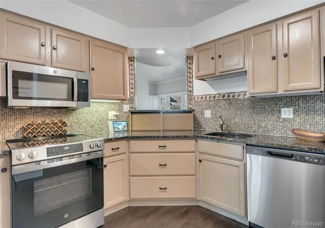 5th image of 7250 Eastmoor Dr #125, Denver, CO 80237 | MLS# 9851783