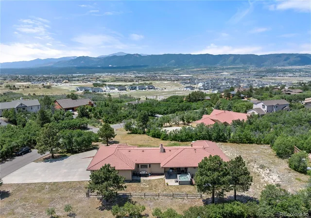 Photo 3 of Single family home for sale at 380 Scrub Oak Cir, Monument, CO 80132 | MLS# 8798116 | Listing updated on 2026-07-17