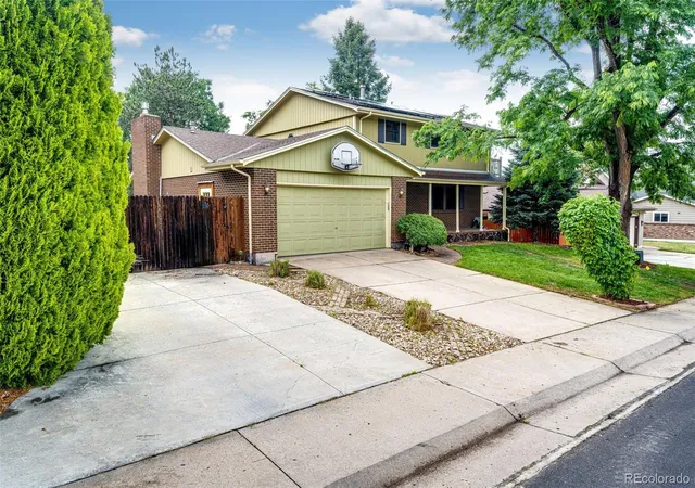 Homes for sale in Lakewood, CO | 2624 S Field St, Lakewood, CO 80227 | MLS# 3653389
