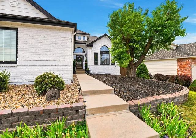 Homes for sale in Littleton, CO | 3004 Ravenhill Cir, Littleton, CO 80126 | MLS# 1534036