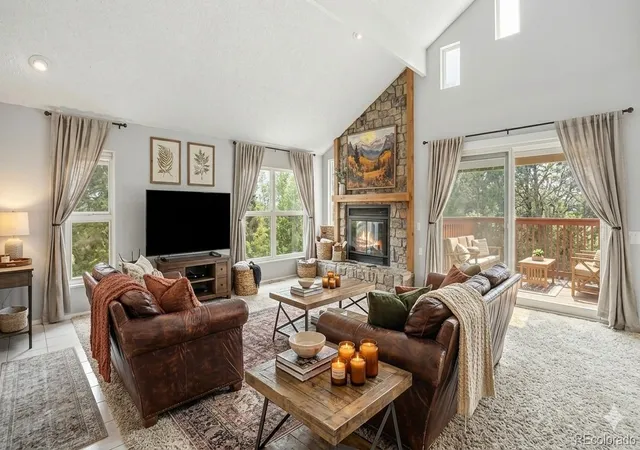 3rd image of 15305 E Penwood Pl, Aurora, CO 80015 | MLS# 2042741