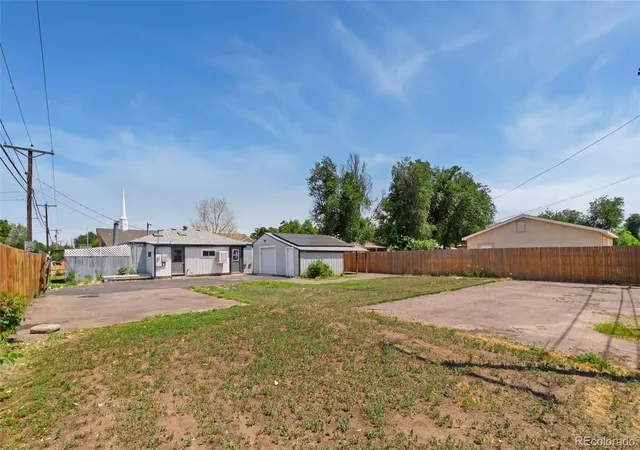 Photo 3 of Single family home for sale at 7091 Leyden St, Commerce City, CO 80022 | MLS# 7536085 | Listing updated on 2026-10-01