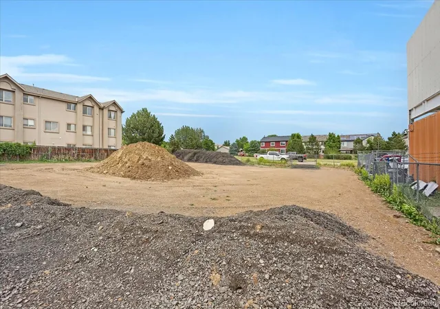 1st image of 8508 S Saulsbury St, Littleton, CO 80128 | MLS# 1777819
