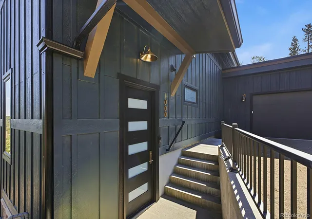 Photo 3 of Single family home for sale at 1000 Highpoint Cir, Black Hawk, CO 80422 | MLS# 9811350 | Listing updated on 2026-09-21
