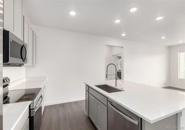 3rd image of 6153 N Ceylon St #202, Denver, CO 80249 | MLS# 5792046