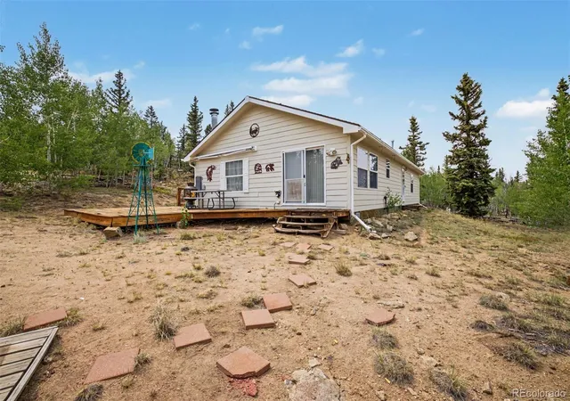 Photo 3 of Single family home for sale at 412 Bordenville Ct, Jefferson, CO 80456 | MLS# 4848215 | Listing updated on 2026-06-26