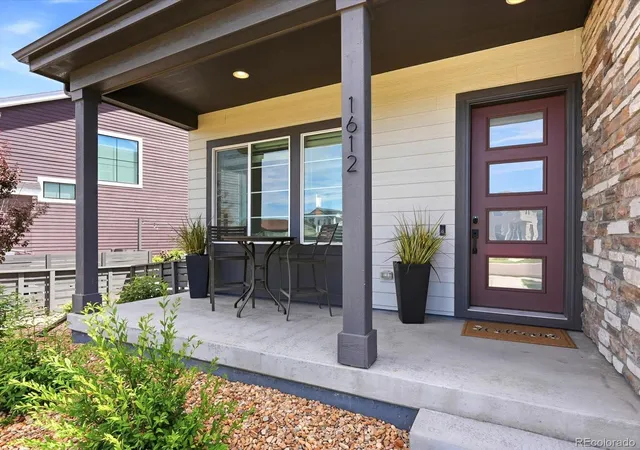 4th image of 1612 Stablecross Dr, Castle Pines, CO 80108 | MLS# 9352259