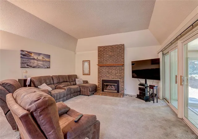 Photo 4 of Townhouse for sale at 7202 W Cedar Cir, Lakewood, CO 80226 | MLS# 5292324 | Listing updated on 2026-09-13