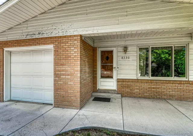 Photo 3 of Single family home for sale at 8350 S Ammons St, Littleton, CO 80128 | MLS# 7205969 | Listing updated on 2026-09-26