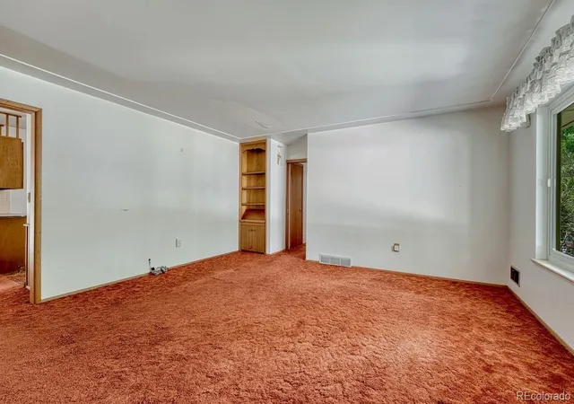 Photo 4 of Single family home for sale at 8350 S Ammons St, Littleton, CO 80128 | MLS# 7205969 | Listing updated on 2026-09-26