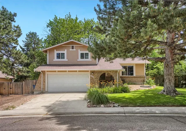 Photo 3 of Sale Pending at 4646 S Mobile Way, Aurora, CO 80015 | MLS# 4782770 | Listing updated on 2026-10-02