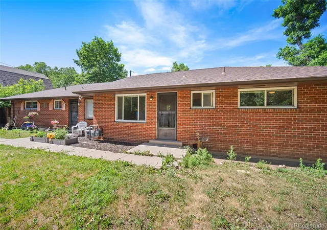 Listing Photo 4 - Condo for sale in building located at 124 W Cheyenne Rd, Colorado Springs, CO 80906