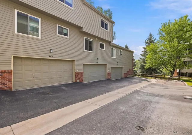 Photo 4 of Townhouse for sale at 447 Antero St, Golden, CO 80401 | MLS# 1981379 | Listing updated on 2026-08-04