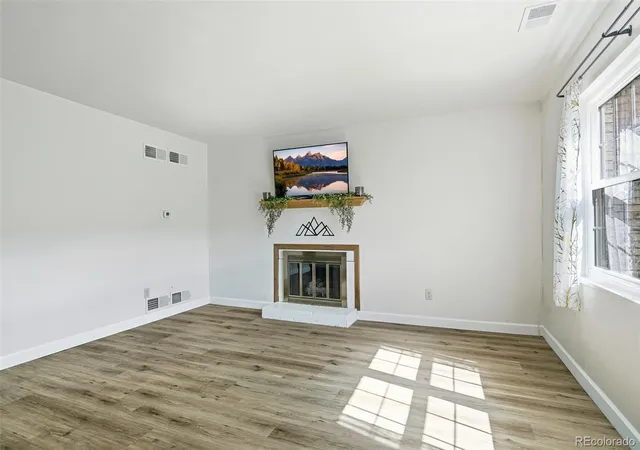 Photo 4 of Condo for sale at 5583 S Lowell Blvd, Littleton, CO 80123 | MLS# 3959453 | Listing updated on 2026-10-01