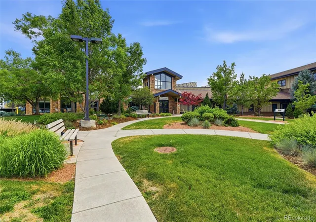 Listing Photo 2 - Condo for sale in building located at 3124 S Wheeling Wy, Aurora, CO 80014 - Unit #211