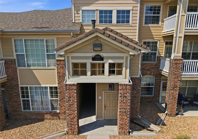 3rd image of 5755 N Genoa Wy, Aurora, CO 80019