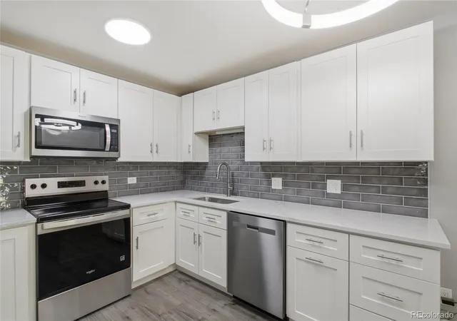3rd image of 795 S Alton Wy, Denver, CO 80247