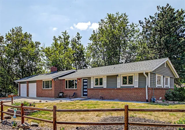 3rd image of 4667 Badger Ln, Littleton, CO 80127 | MLS# 3594714