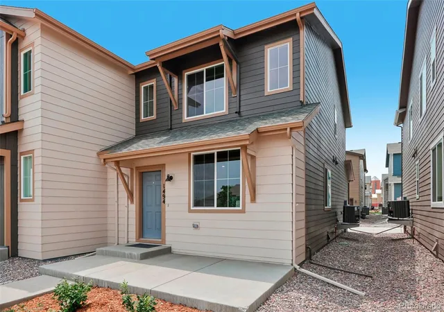 Photo 2 of Single family home for sale at 1494 Coral Pl, Longmont, CO 80504 | MLS# 1912427 | Listing updated on 2026-09-21