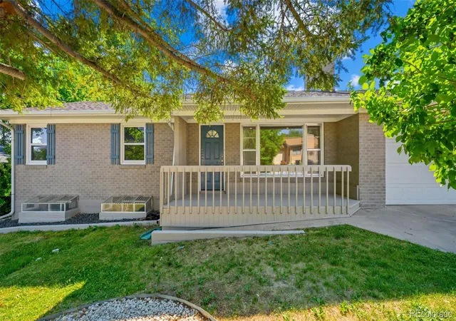 Photo 1 of Single family home for sale at 10 El Sereno Dr, Colorado Springs, CO 80906 | MLS# 4178900 | Listing updated on 2026-10-08