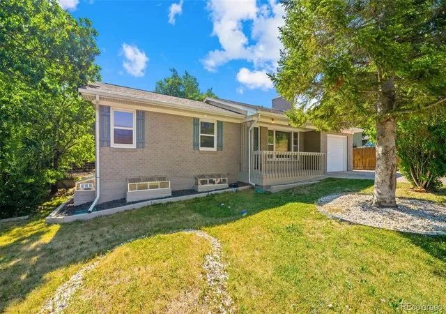 Photo 2 of Single family home for sale at 10 El Sereno Dr, Colorado Springs, CO 80906 | MLS# 4178900 | Listing updated on 2026-10-08