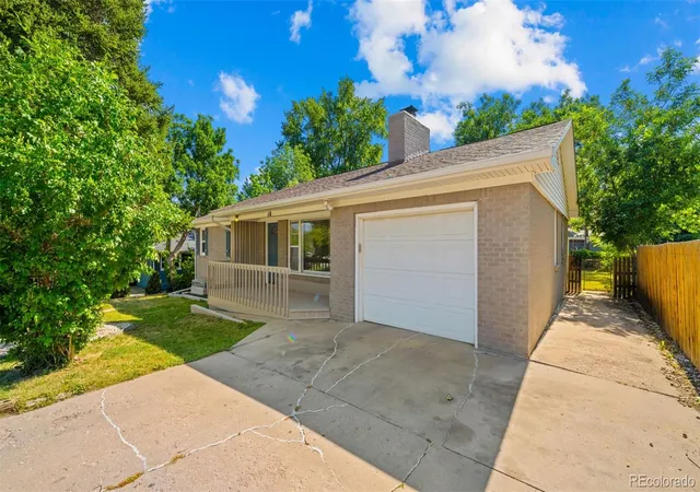 Photo 3 of Single family home for sale at 10 El Sereno Dr, Colorado Springs, CO 80906 | MLS# 4178900 | Listing updated on 2026-10-08