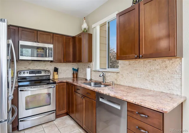 Photo 3 of Townhouse for sale at 6498 Silver Mesa Dr #D, Highlands Ranch, CO 80130 | MLS# 5434049 | Listing updated on 2026-10-01