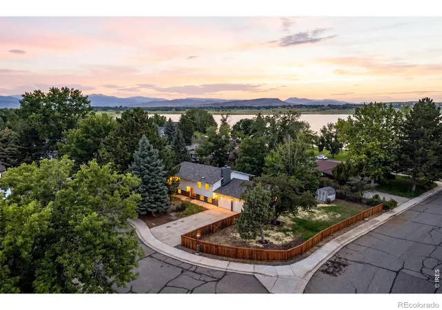 Homes for sale in Longmont, CO | 3525 Lakeview Cir, Longmont, CO 80503 | MLS# IR1062637