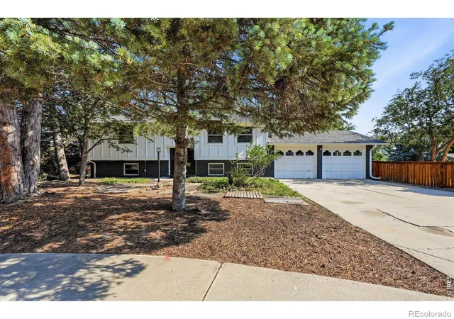 Homes for sale in Longmont, CO | 3525 Lakeview Cir, Longmont, CO 80503 | MLS# IR1062637
